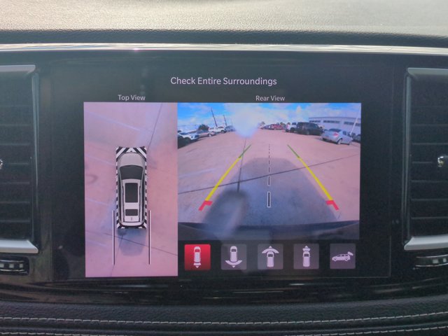 Used 2021 Chrysler Pacifica Touring-L w/ Uconnect Theater Family Group FWD image 8