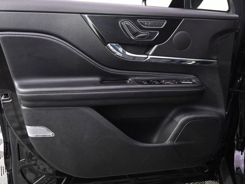 New 2026 Lincoln Corsair Premiere image 22