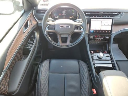 New 2023 Jeep Grand Cherokee Summit w/ Luxury Tech Group V image 9