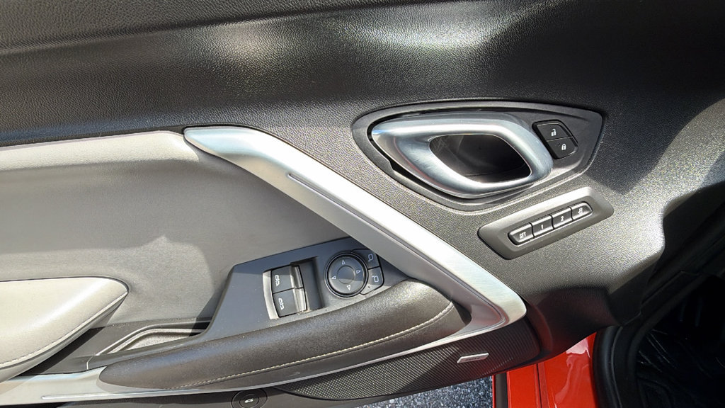 Used 2019 Chevrolet Camaro SS RWD image 13