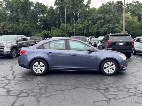 Used 2013 Chevrolet Cruze LS FWD image 4