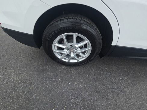 Used 2024 Chevrolet Equinox LS FWD image 9