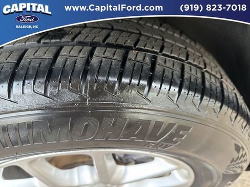 Used 2024 Chrysler Pacifica Touring-L image 14