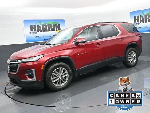 Used 2023 Chevrolet Traverse LT image 1