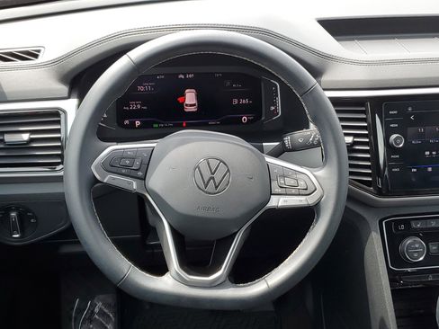 Used 2022 Volkswagen Atlas Cross Sport SE image 8