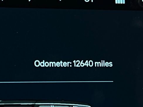 Used 2024 Rivian R1S Adventure image 18