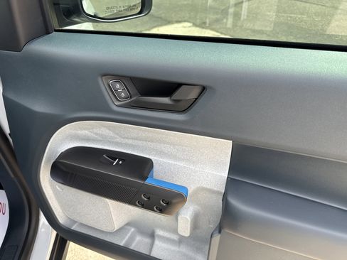 New 2025 Ford Maverick XLT image 17