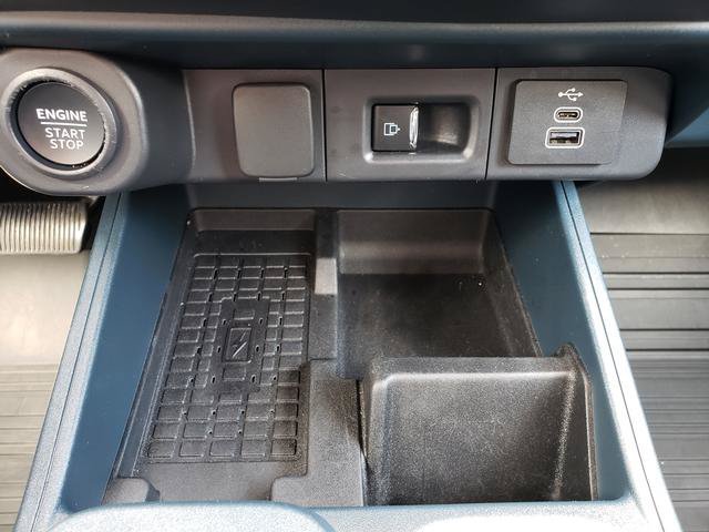 Used 2025 Ford Maverick Lariat w/ Black Appearance Package AWD/4WD image 16