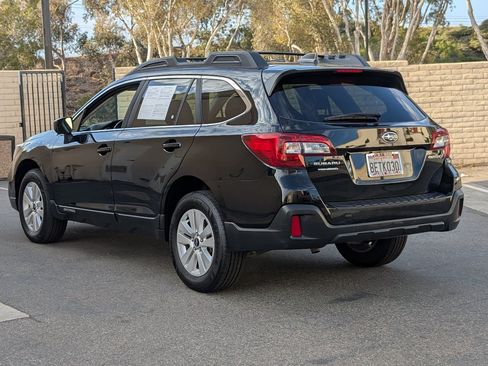 Used 2018 Subaru Outback 2.5i Premium AWD/4WD image 12