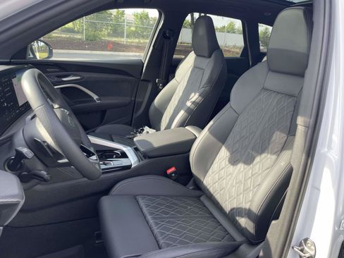 Used 2025 Audi SQ5 Premium Plus AWD/4WD image 18