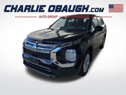 New 2025 Mitsubishi Outlander ES