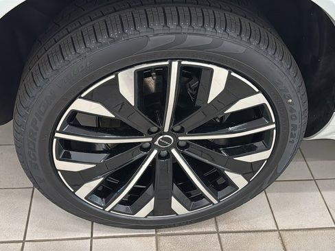 New 2026 Volvo XC90 T8 Ultra w/ Protection Package Premier AWD/4WD image 32