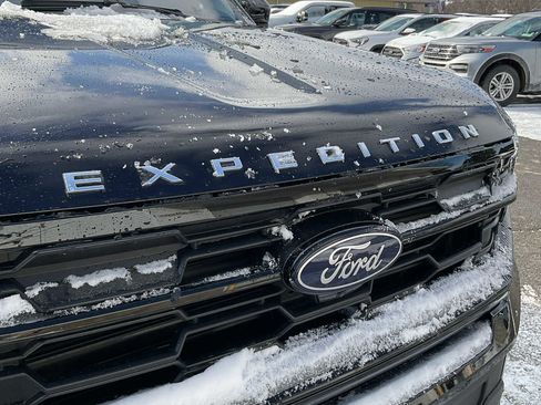 Used 2025 Ford Expedition Max Active image 12