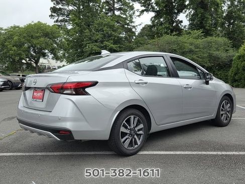 Used 2025 Nissan Versa SV FWD image 5