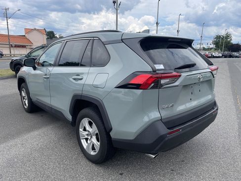 Used 2021 Toyota RAV4 XLE AWD/4WD image 4