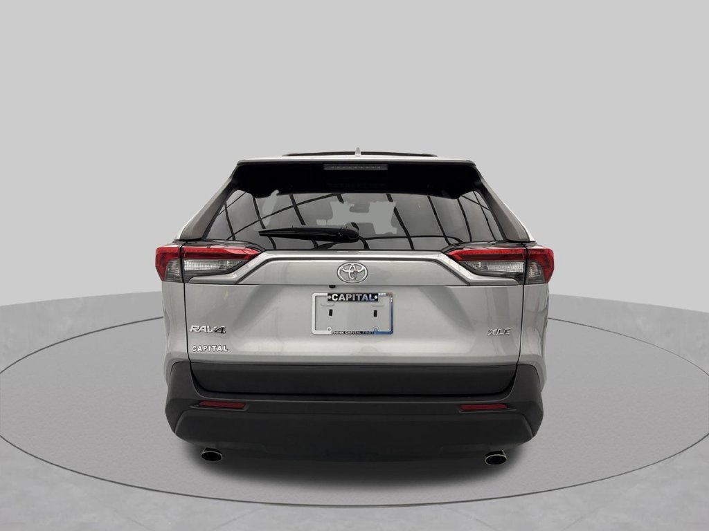Used 2020 Toyota RAV4 XLE w/ Convenience Package FWD image 9