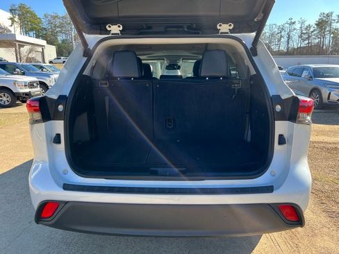 Used 2022 Toyota Highlander XLE image 20