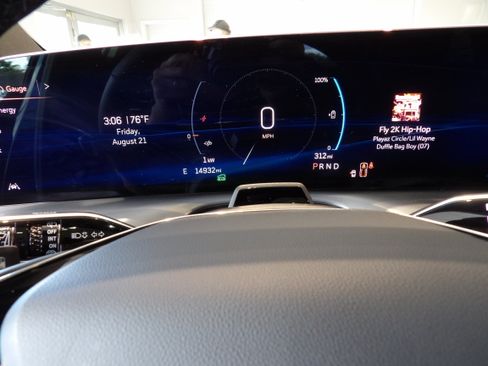 Used 2026 Cadillac Vistiq Sport w/ LPO, Floor Liner Package AWD/4WD image 10