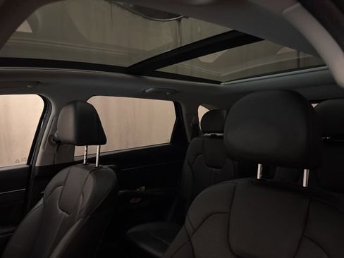 Certified 2023 Kia Sorento SX FWD image 18