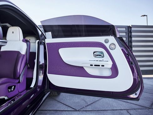 Used 2024 Rolls-Royce Spectre w/ Spectre Launch Package image 18