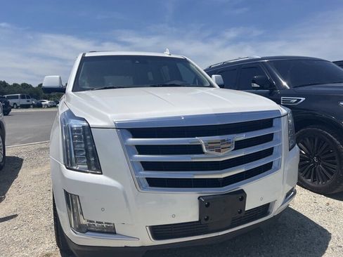 Used 2016 Cadillac Escalade Premium AWD/4WD image 6