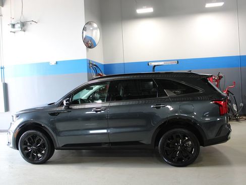 Used 2023 Kia Sorento SX AWD/4WD image 10