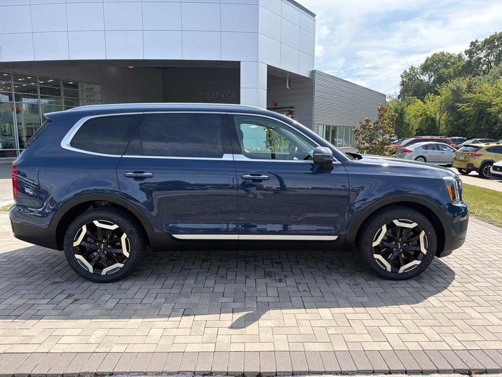 Used 2024 Kia Telluride S w/ S Sunroof Package AWD/4WD image 4