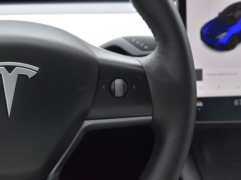 Used 2021 Tesla Model Y Long Range AWD/4WD image 16