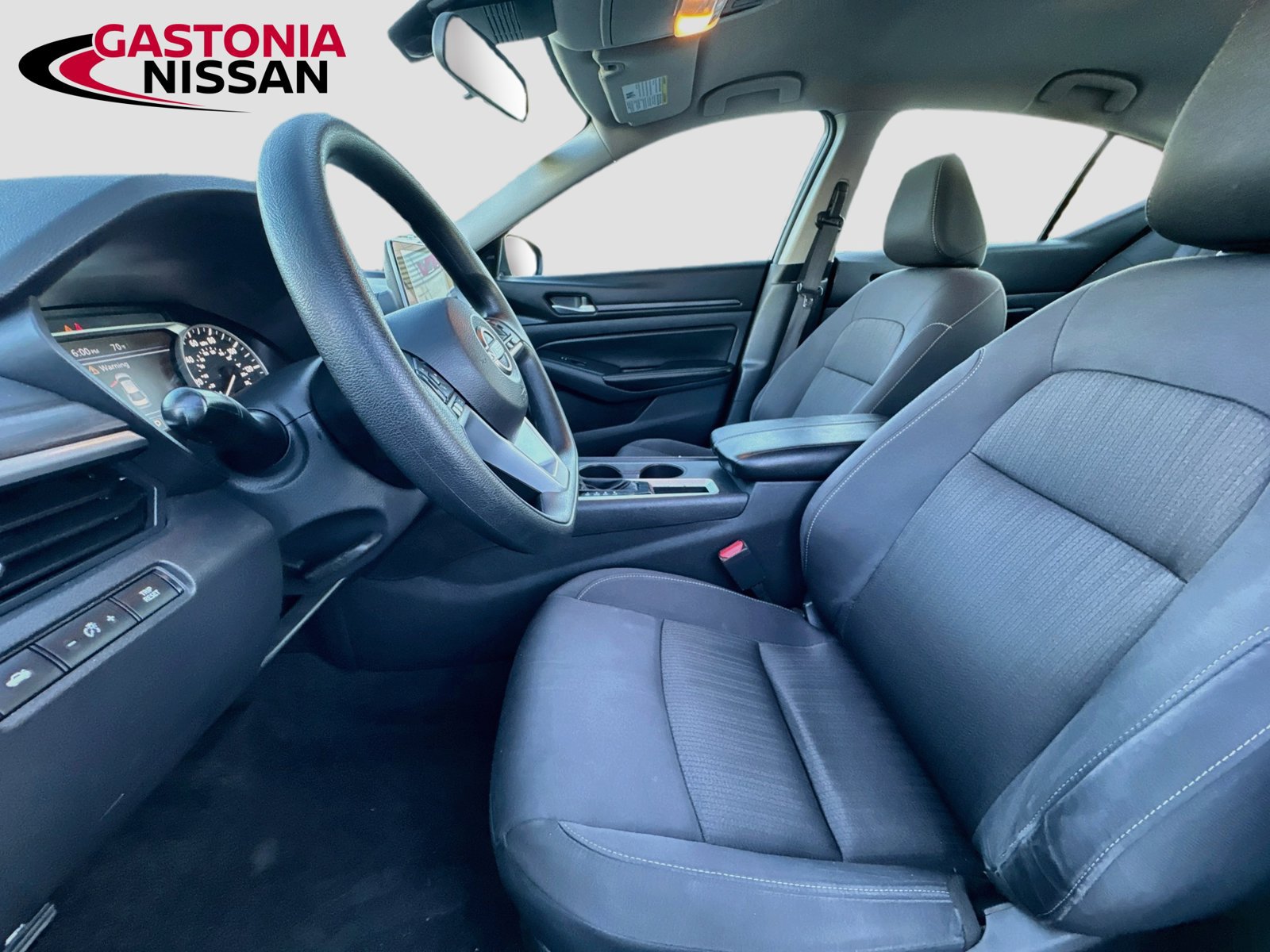 Used 2025 Nissan Altima 2.5 SV FWD image 26