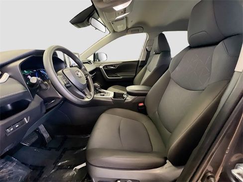 Used 2025 Toyota RAV4 XLE image 20