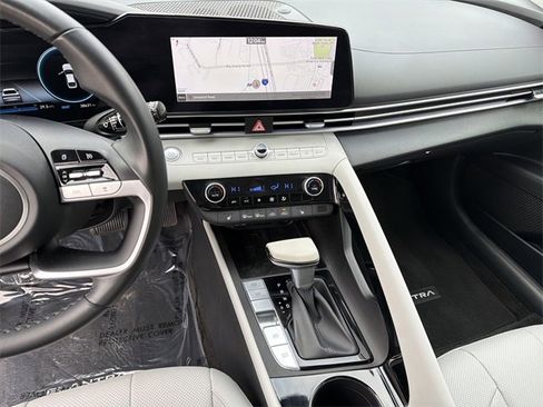 Certified 2022 Hyundai Elantra Limited image 27