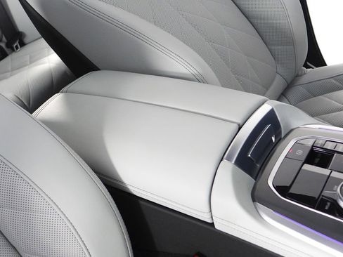 Used 2023 BMW X5 sDrive40i w/ Parking Assistance Package image 16