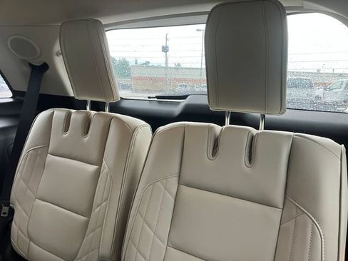 Used 2016 Ford Explorer Platinum AWD/4WD image 10