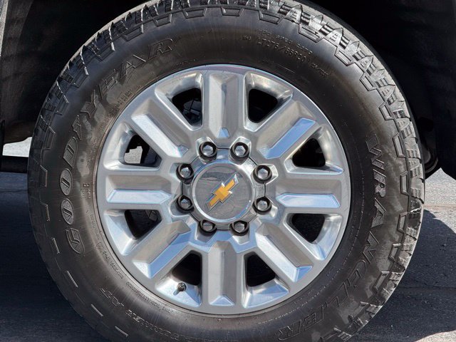 Used 2025 Chevrolet Silverado 2500 High Country w/ Technology Package AWD/4WD image 10