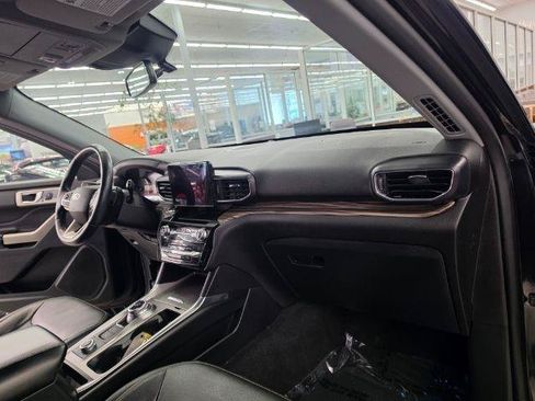 Used 2021 Ford Explorer Limited w/ Hybrid Equipment Group 310A AWD/4WD image 14