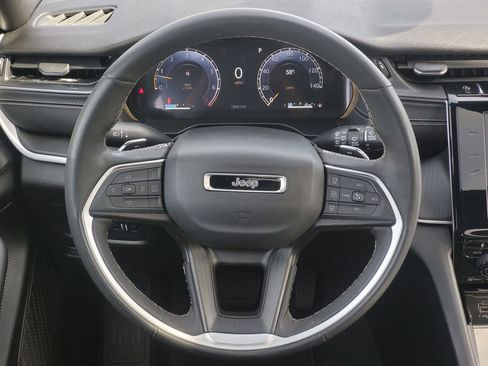 Used 2025 Jeep Grand Cherokee L Altitude AWD/4WD image 29