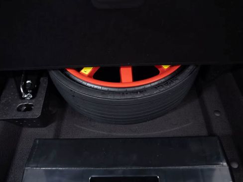 Certified 2026 Porsche Macan image 37