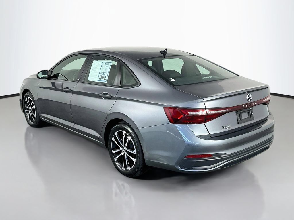 Used 2025 Volkswagen Jetta Sport FWD image 5