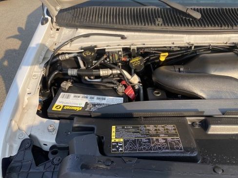 Used 2010 Ford E-250 and Econoline 250 image 28