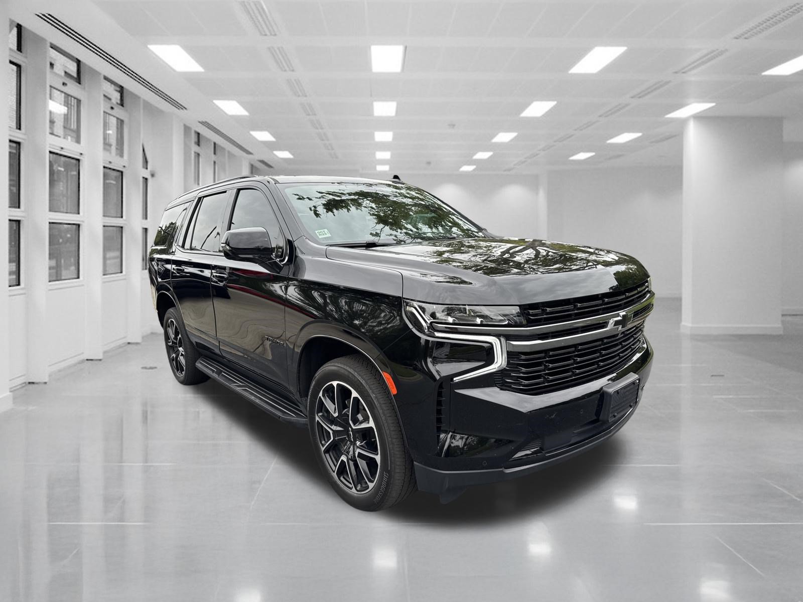 Used 2022 Chevrolet Tahoe RST w/ Sport Performance Package AWD/4WD image 3
