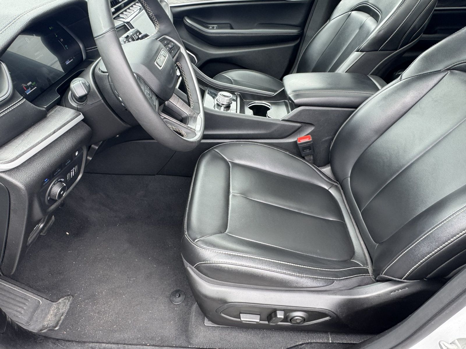 Used 2024 Jeep Grand Cherokee Limited 4xe AWD/4WD image 9
