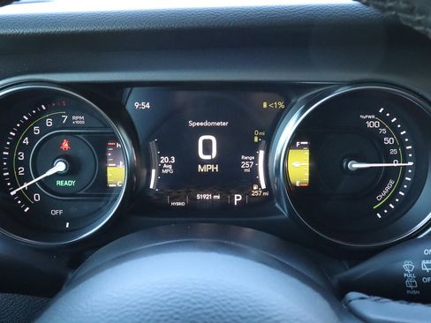 Used 2023 Jeep Wrangler Unlimited image 33