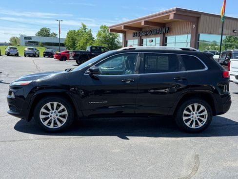 Used 2018 Jeep Cherokee Overland AWD/4WD image 4