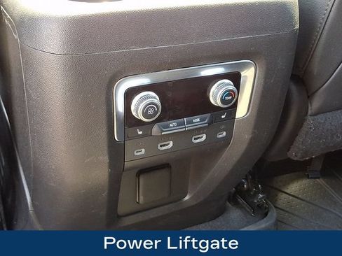 Used 2022 GMC Yukon SLT w/ SLT Premium Package AWD/4WD image 19