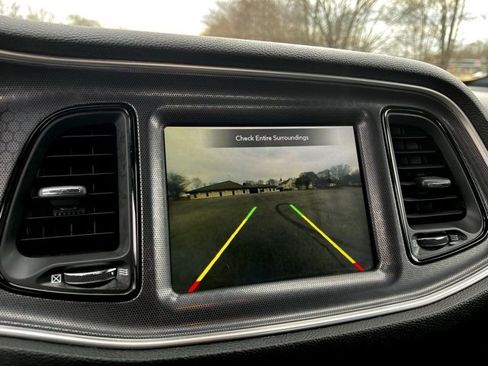 Used 2018 Dodge Challenger R/T Scat Pack w/ Leather Interior Group image 32