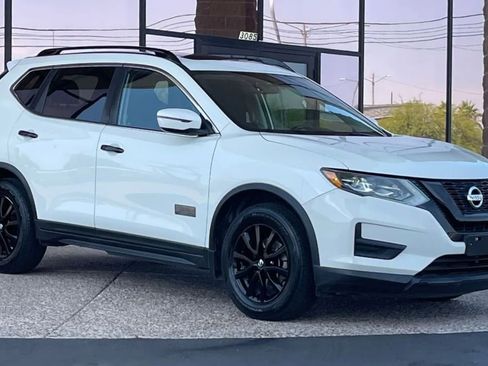 Used 2017 Nissan Rogue SV image 20