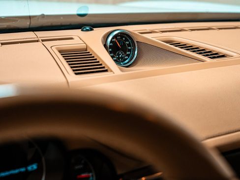 Used 2013 Porsche Panamera 4S image 17