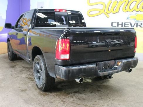 Used 2019 RAM 1500 Classic SLT w/ Black Appearance Group AWD/4WD image 5