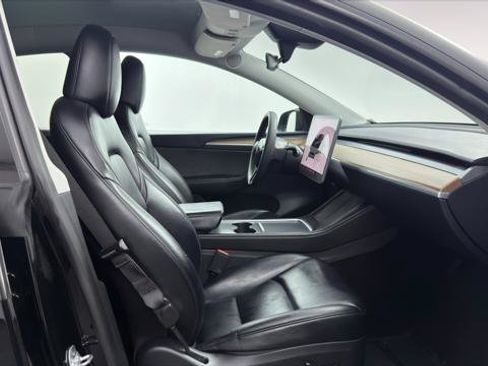 Used 2024 Tesla Model Y Long Range RWD image 21