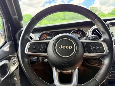 Used 2019 Jeep Wrangler Unlimited Sahara w/ Uconnect 4C Nav & Sound Group AWD/4WD image 20